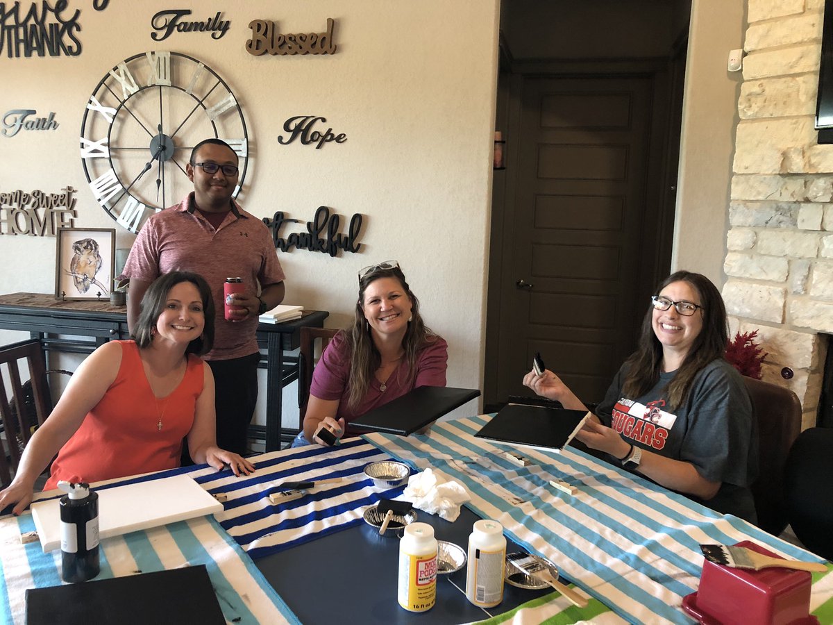 StregerSharon's tweet photo. Math Department crafters getting ready for the new year—a few of our favorite places to brighten our spaces!! @DavissonDustin @canyonhscougars @mich27teach @mrscartersmath https://t.co/Dxlabem9XZ