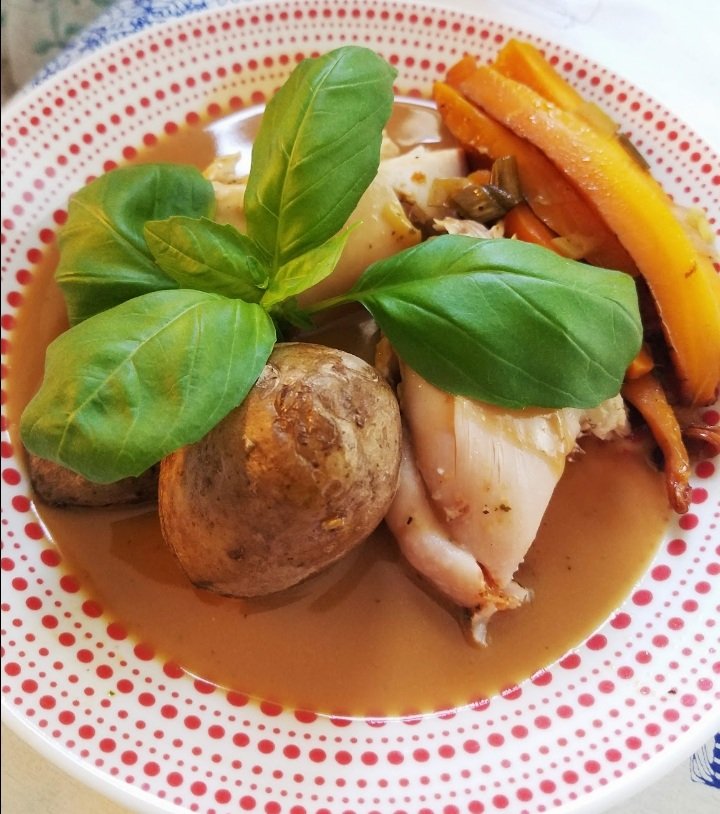 KCoooooking's tweet image. #kcooooking #chefk in action 
🇫🇮👩‍🍳❤👍💛🤗