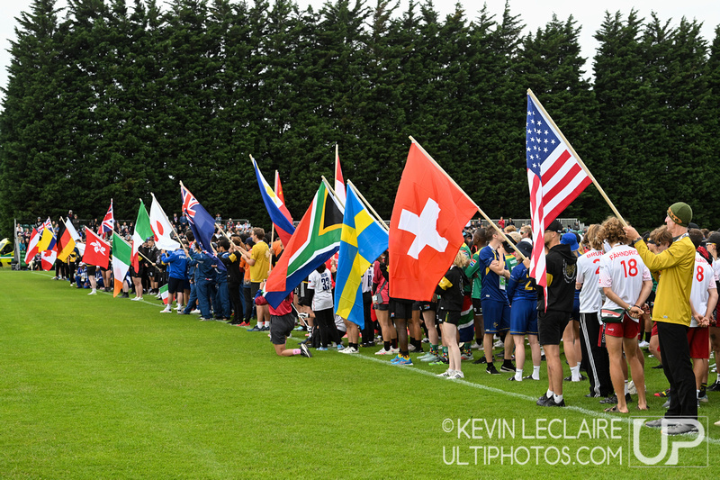 Full Coverage of the Parade and Opening Ceremony at WU24 Championships 2023 is UP ultiphotos.com/wu24/2023/open…✌️🌍 So many smiling faces and lots of team pride! Photos by <a href="/LeclairePhoto/">Kevin Leclaire Photo</a> 📸
@usaultimate <a href="/wfdf_wu24/">WFDF</a>