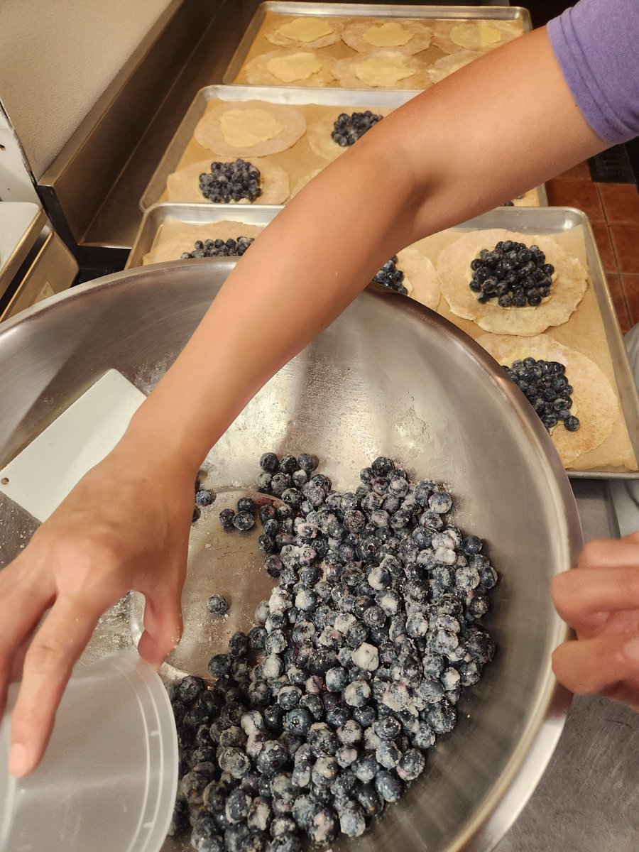 7/28 FRIDAY door service and SUNDAY online pre-orders -- both will close at noon on Friday.

It's gonna be a hot one, so we're going to try to scoot out a little earlier to avoid completely melting.