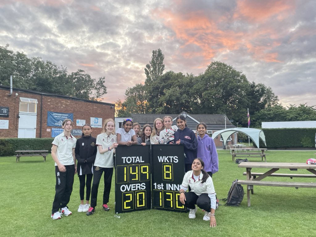 GirlsCricket's tweet photo. Cup win for the @Northmidd  u13s girls at Primrose Hill. Some great performances tonight… https://t.co/klwBoAOpbQ