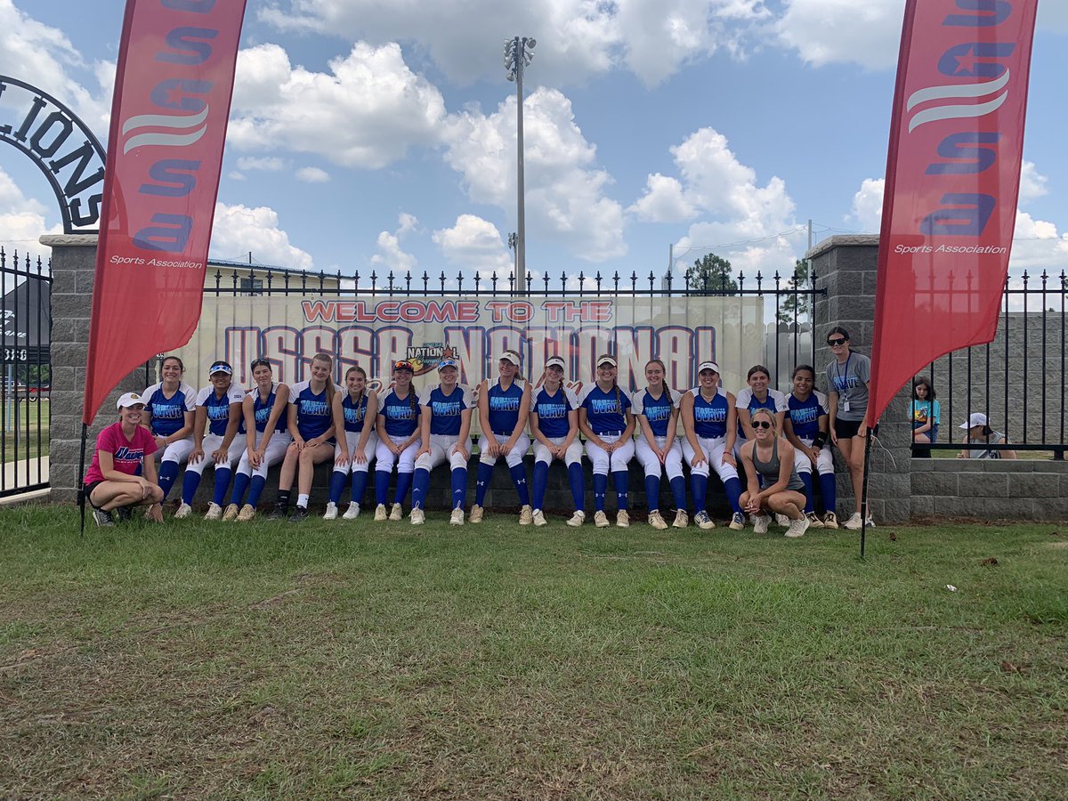 WarrenWave18UKL's tweet image. ❗️No Hitter Alert❗️

We started pool play at the USSSA Gulf Coast Nationals with a 6-0 W started by a lead off 💣 by @MazzyDicriscio followed by @AlyKrogman no hitter!! 

Awesome job! 

Go Wave!