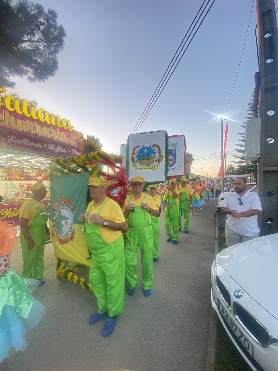 AntnioC64365979's tweet photo. 😜😜😁😁 E QUAL É A MARCHA MAIS LINDA❓
É um prazer fazer parte desta Equipa, parte desta História ‼️ 
Parabéns a Todos, mais uma bonita atuação nas Festas de Fernão Ferro…

Viva o Pinhal do General!
Viva Fernão Ferro!!
Viva o Seixal!!

#pinhaldogeneral #fernaoferro #seixal https://t.co/NMA5FOwMdd
