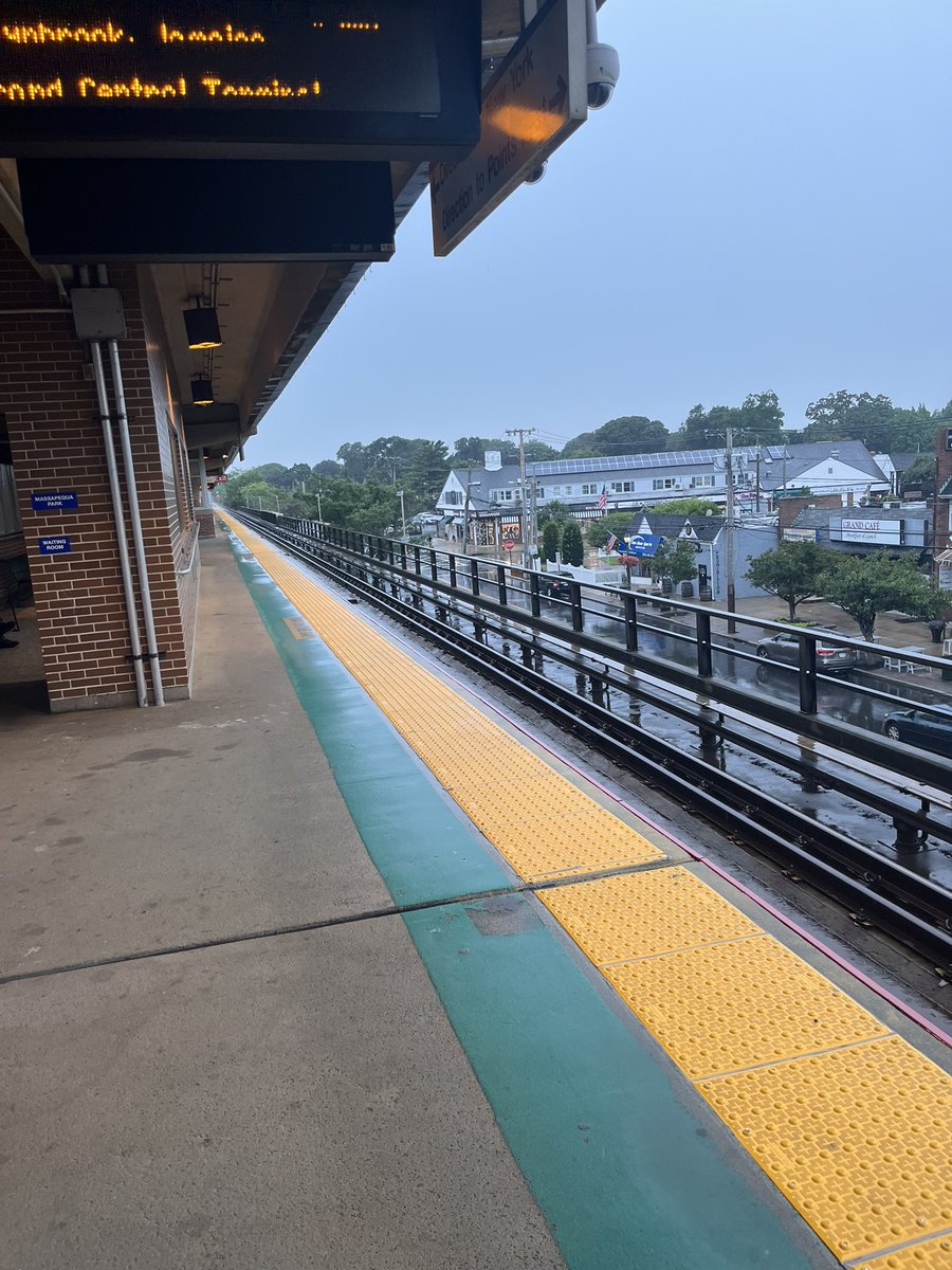 ColleenLMurphy's tweet photo. This is a first…. Just waiting for a train at Massapequa Park back to Massapequa because some moron didn’t open my car door OR tell us it wasn’t going to open 🤬🤬🤬🤬 Thanks @LIRR https://t.co/tcUqKfQhNz