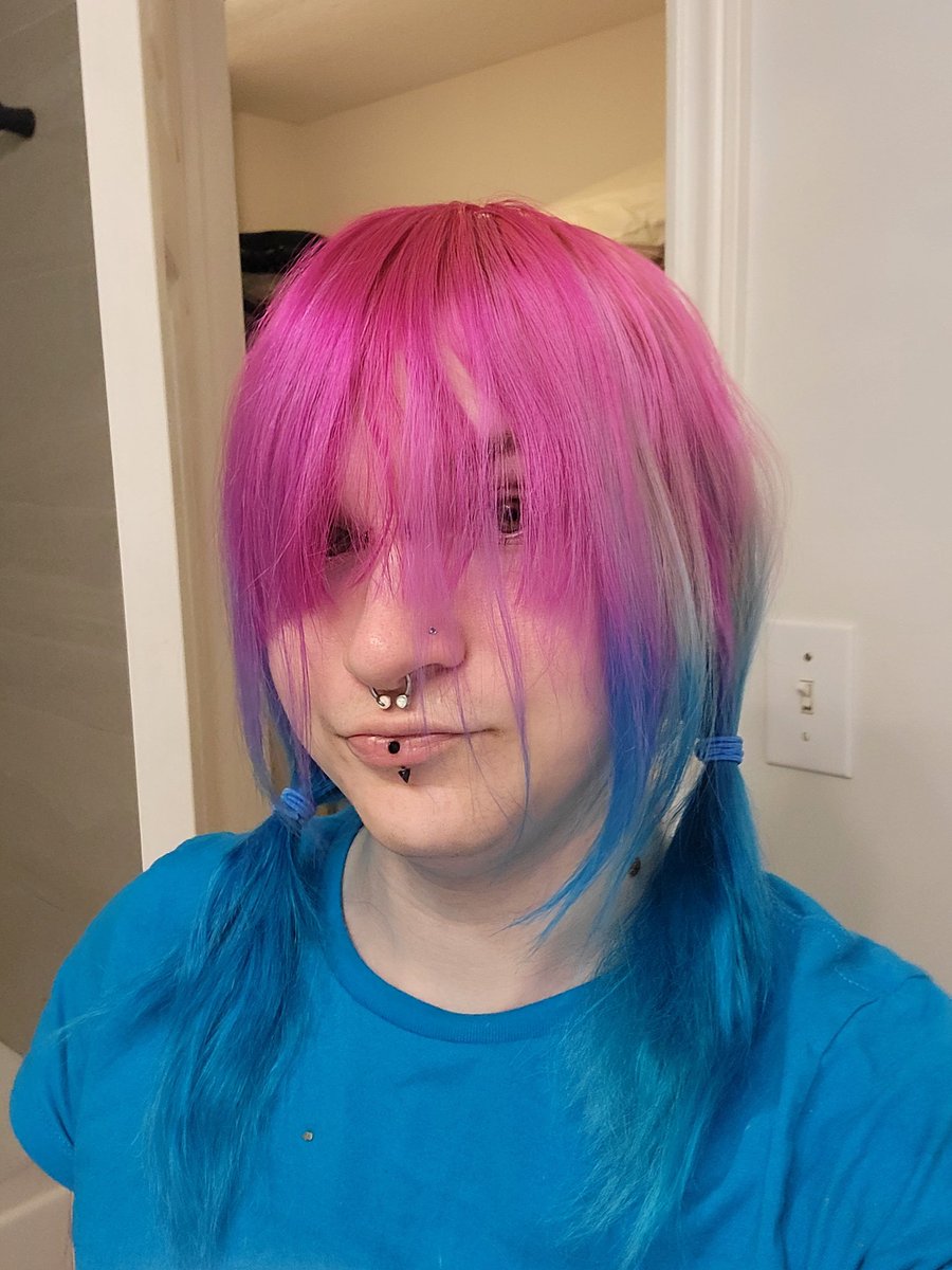 Succuvitch's tweet photo. All trans women are valid, you don't need to meet some criteria, you are valid automatically.
RT if you agree... https://t.co/VAladgeRiR
