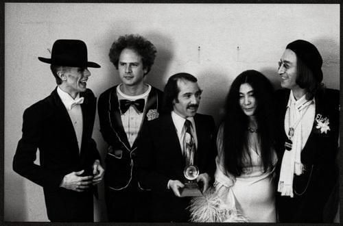 crockpics's tweet photo. David Bowie, Art Garfunkel and Paul Simon at the Grammy Awards in New York, 1975. Photo by Ron Galella https://t.co/6ksiG1o3mS