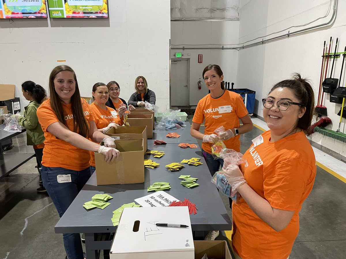 MParker814's tweet image. Volunteering and donating funds and food to Food Lifeline through #FoodFrenzy!  3 days left to donate: mightycause.com/team/Amazontea… #AmazonInTheCommunity