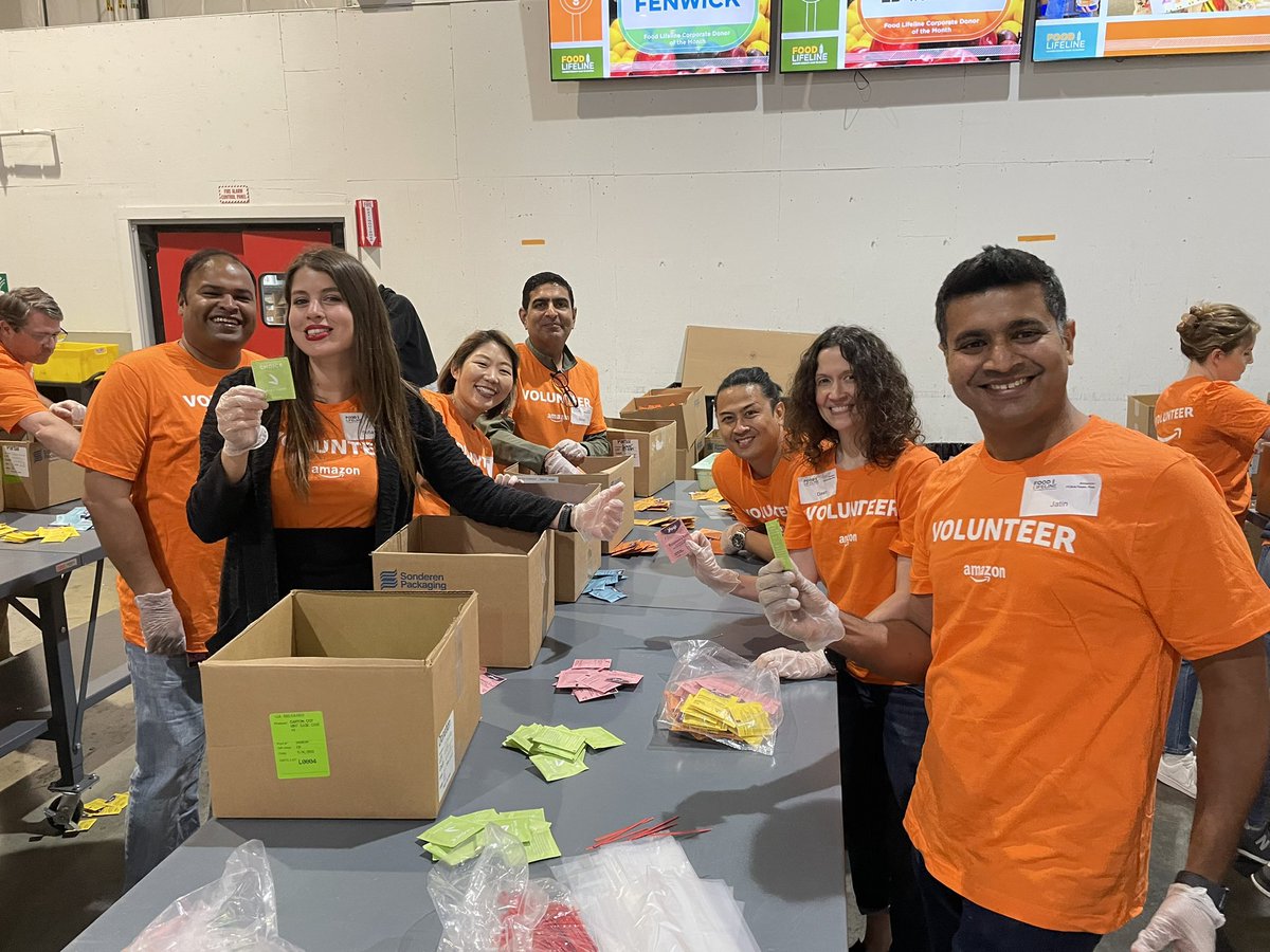 MParker814's tweet image. Volunteering and donating funds and food to Food Lifeline through #FoodFrenzy!  3 days left to donate: mightycause.com/team/Amazontea… #AmazonInTheCommunity