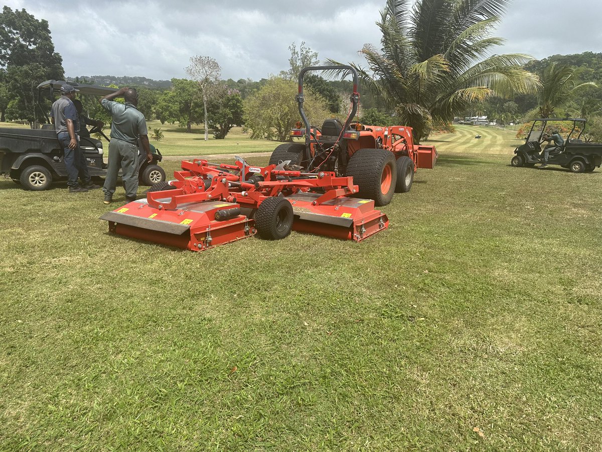 RobertTrimax's tweet photo. Trimax is in Jamaica! We had a great time training @sandals on their first Trimax Snake. If you are ever in Jamaica please visit this awesome course! https://t.co/PcGMAXNK8D