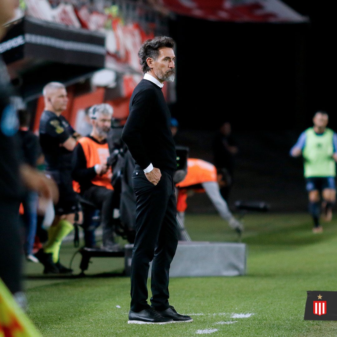 solamentepincha's tweet photo. #EDLP

6to en Liga (agarro el equipo en la fecha 7, en el puesto 23).

En 8vos de Sudamericana.

En 8vos de Copa Argentina. https://t.co/bTEWBPymaj