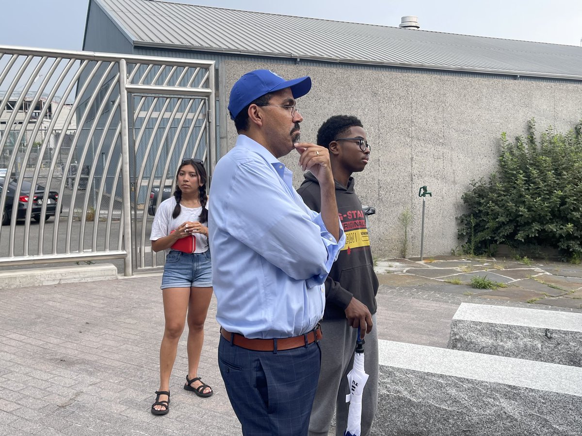 Fantastic visit today with Brooklyn high school students in @sunyesf’s Timbuctoo Climate Science & Careers Summer Institute during field experience at Newtown Creek Alliance. Program will continue with travel to Adirondacks & more learning re: the environment, science & justice.