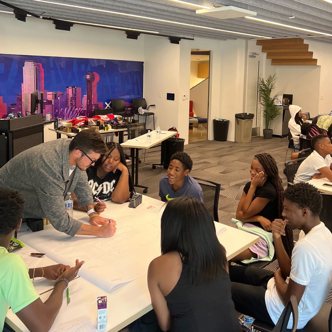 DallasADEX's tweet photo. Exploring architecture through hip hop at the AD EX this week with Dallas Hip Hop Architecture Camp!

#hiphoparch #architecture #dallas #design https://t.co/h48fHd4RnG
