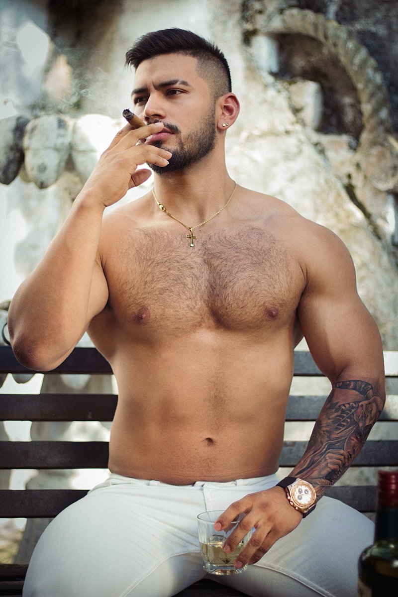 ¿Quieres disfrutar de nuestros sensuales modelos? Son especialistas en llevar tu placer a otro nivel, Jaxon cumplir todas tus fantasías! 🔥✨

FB: @Empiremodelscol 
IG: @empiremodelsguys
TikTok: @empiremodels2022

#modelo #model #photography #fashion #moda #fotografia #love #like