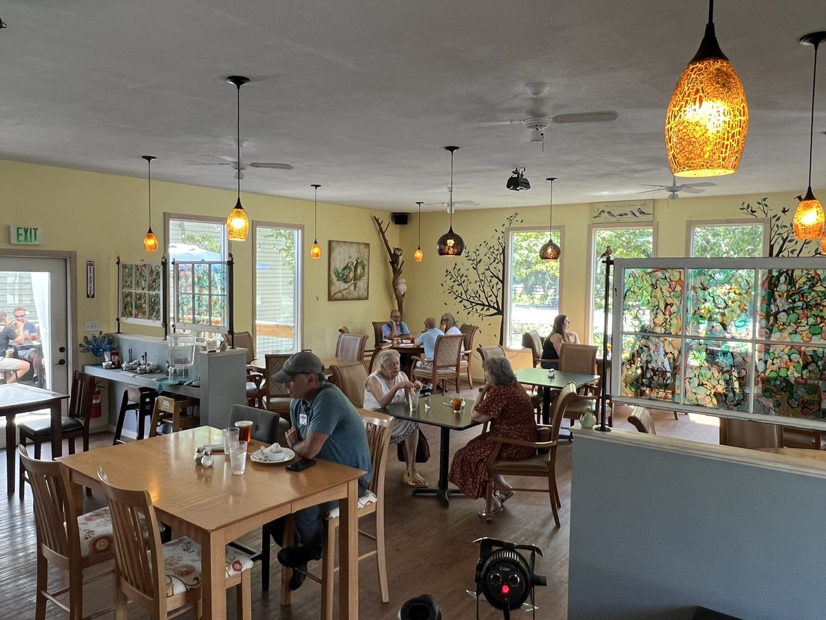 RexHodge_WLOS's tweet photo. A popular pizza place is closing its doors in Sylva later this week. Speedy's Pizza has no choice. The DOT has impending plans to rework Hwy. 107.  And in that area, the building will have to go.  But Speedy's has plans of its own to relocate not far away.
 @WLOS_13 #LiveonWLOS https://t.co/vife4vSDj0