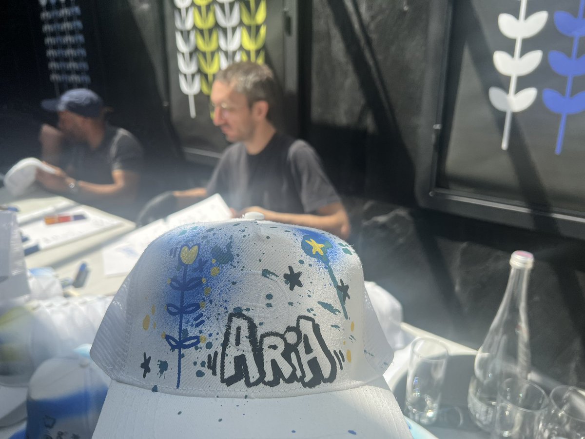 BoredCEO23's tweet image. A full house at #FilecoinUnleashed 

Learnt how a decentralized storage provider #Filecoin is transforming data storage &amp;amp; unlocking the open data economy, think renting out your house on #Airbnb 

Thank you for the personalized gift 🧢
#Web3 #ETHcc 🇳🇱