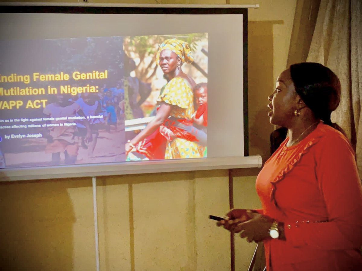 Everlovly's tweet photo. Using the media as a tool to end Female Genital Mutilation (FGM) can be a powerful and effective strategy.
Facilitated a training session for selected media professionals in Enugu State on VAPP Law and ending FGM.
@SIRPNig we say EndFGM now!
#vapplaw
#endfgm #media https://t.co/58G9zghL7V