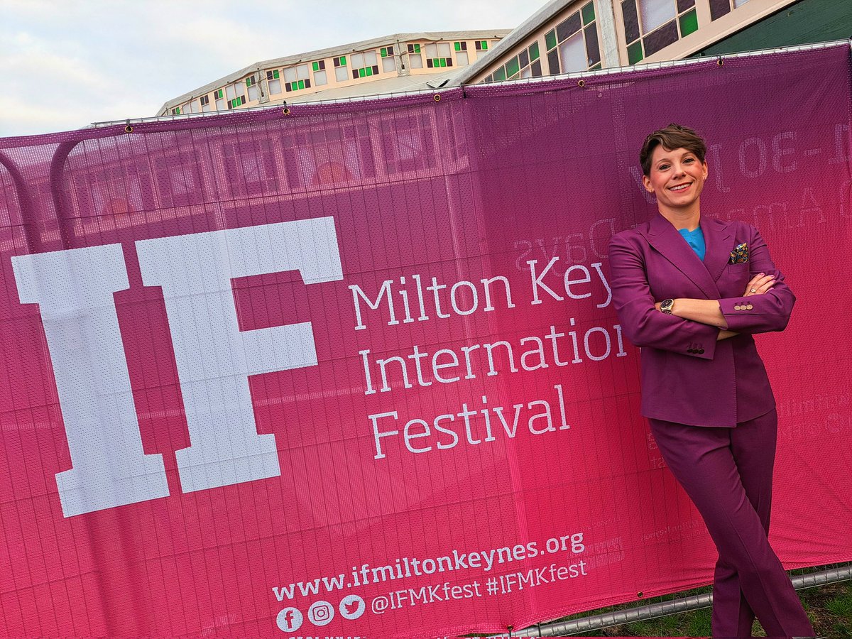 The amazing @suziruffell just finished a brilliant set in our Spiegeltent to a full house, and the crowd loved it 🎤🤣 

Thank you for coming to #IFMKfest 👍