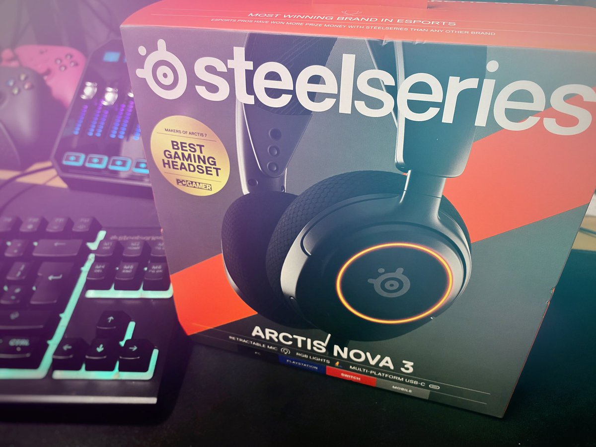 Cannot recommend @SteelSeries enough! 
Treated myself to these today…we have also given 2 sets of these away this year along with a keyboard and mouse!! 🤘😝🤘

#WeRecommend #SteelSeries