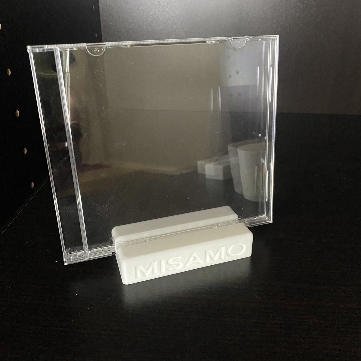 KetchupAndMayo's tweet image. I made a minimalist stand for my Masterpiece CD when it comes. I ordered the regular and the ‘deluxe’ versions. I don’t think the deluxe version will fit unless it’s a standard jewel case. I’m in love with that album! 🥰 

#MISAMO_DoNotTouch #MISAMO #DoNotTouch