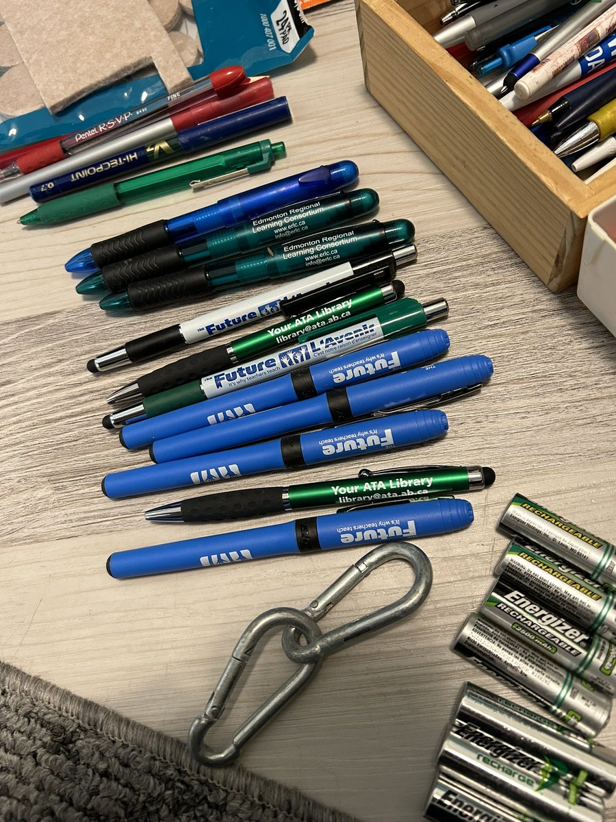 MrKellyRSF's tweet photo. When you clean your kitchen junk drawer and realize just how many @albertateachers pens you have there! #teacher #teacherlife #teacherhacks https://t.co/XlwY9sQIBw