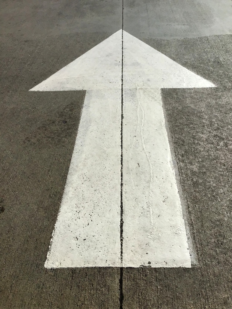 d_lanford's tweet photo. What I saw today.
#lookdown #lookingdown #arrow #arrows #streetphotography #urbanart #UrbanShot #UrbanPhotography #design #LanfordArrow #DCdesign #designDC #aDCcreative #acreativeDC https://t.co/rSIiHlsQ69