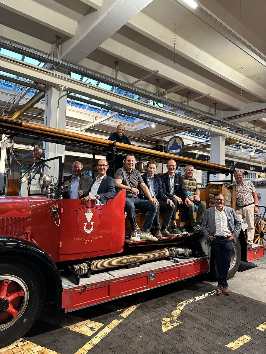 martin_candinas's tweet image. #EnsemenalRein Tag 3: Kein Wetterglück aber beste Stimmung für die Fahrt von Bad Ragaz nach Arbon: Treffen an der Rheinbrücke, Mittagspause in #Rheineck, Besuch der Stadt St. Gallen, Besichtigung Saurer Museum sowie gemütliches Nachtessen in #Arbon. @sgbtourismus @KantonThurgau