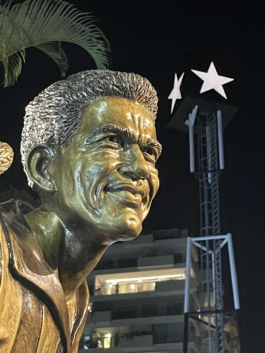 Botafogo's tweet photo. O Anjo e o Farol da Estrela Solitária 🪽⭐️ #BFR https://t.co/HzDpZYcGIX
