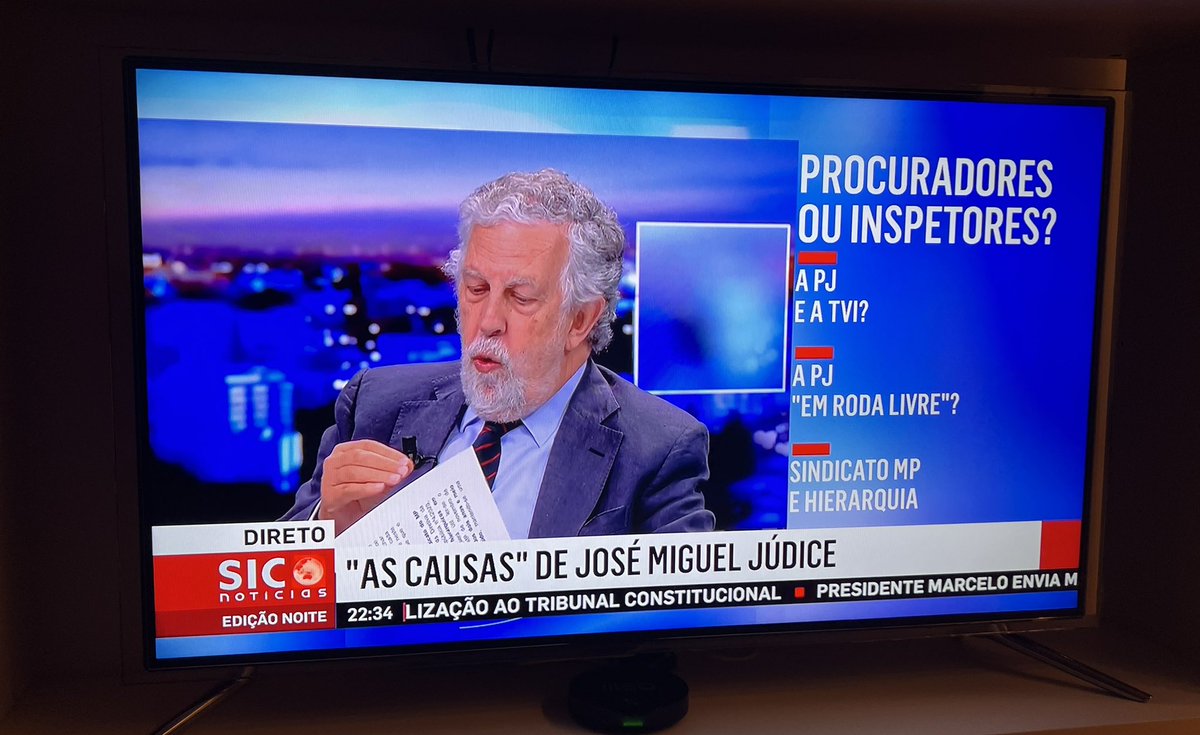 nsantini2's tweet photo. Diretamente de Marte para o ecrã da SIC Notícias, José Miguel Júdice insiste na mentira que um jornalista da TVI telefonou a Armando Pereira na “véspera das buscas”. É falso, trata-se, pois, de uma calunia. Mesmo repetida muitas vezes nunca deixará de ser uma calunia. https://t.co/fr8uTPvjjG