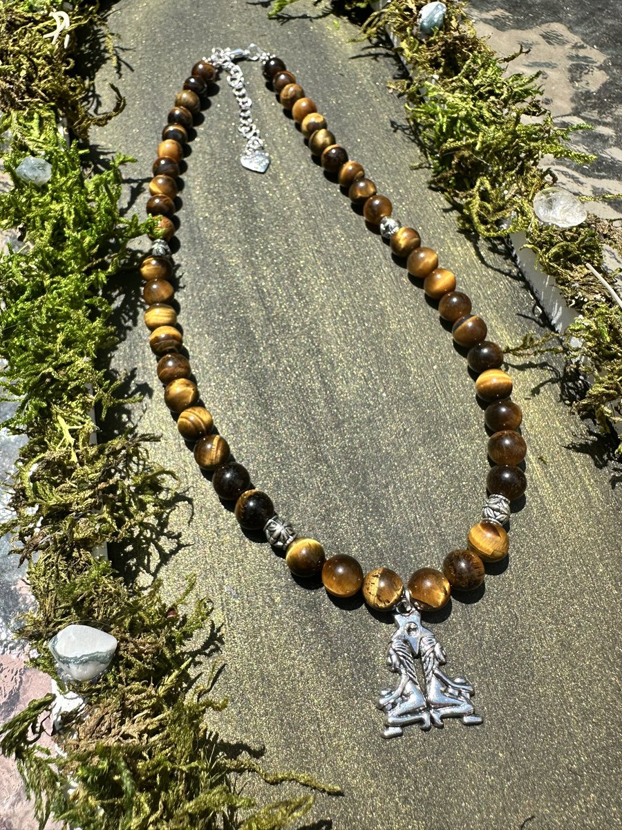 what would it take to get one of my necklaces in a new home? 🤔 
cutiecuriosco.bigcartel.com