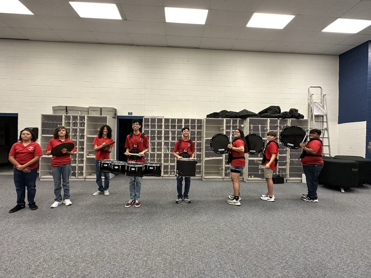 jsaad315's tweet photo. @VarsityBand drum line representing us at this years AISD Convocation! @_AnthonyISD @AnthonyHighSch1 @AnthonyMiddle1 https://t.co/WneKgtOwRb