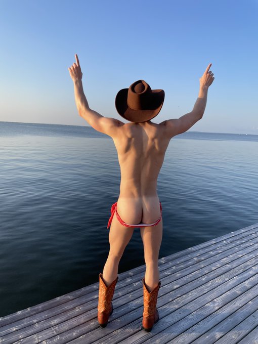 country girls make do https://t.co/PWElRed2tR