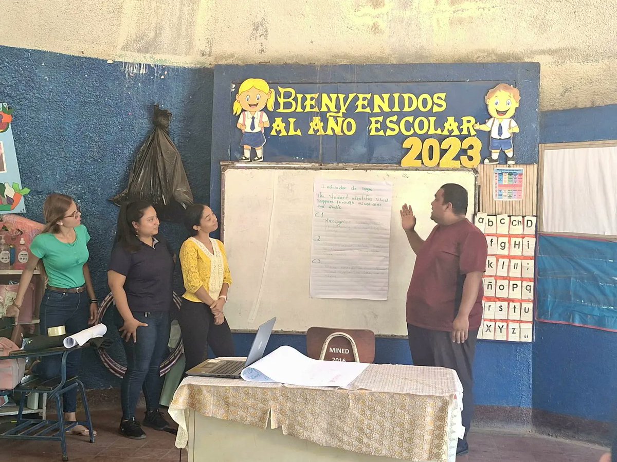 Docentes de Inglés de Educación Primaria Regular y Multigrado #SanRafaelDelSur con el entusiasmo que les caracteriza integrados en Segunda Jornada Nacional de Capacitación y Actualización Docente, para avanzar en calidad.

#4419SiempreVictoriosos