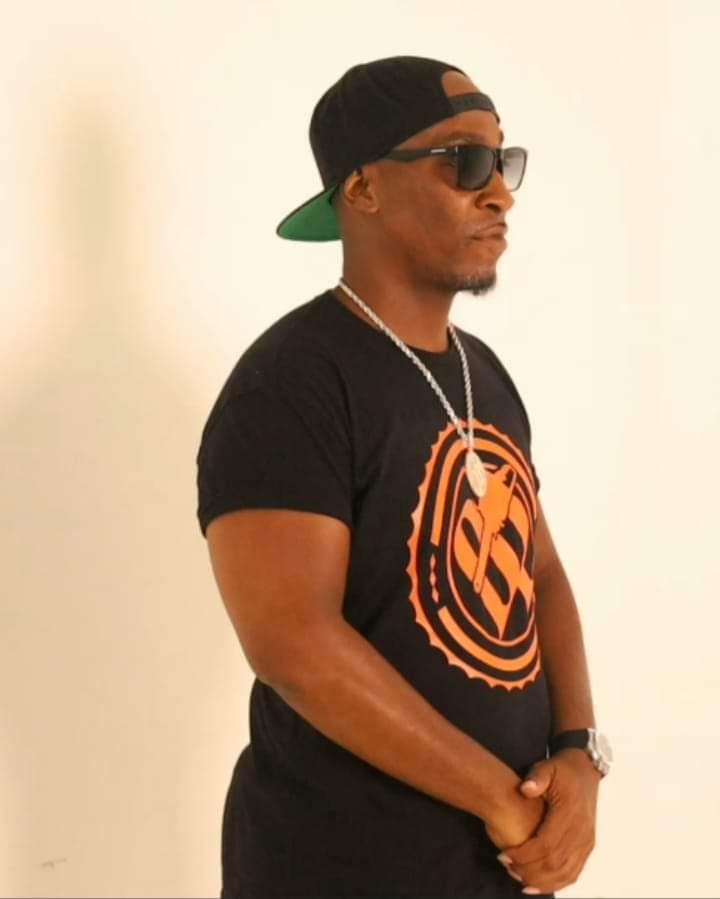 I managed to grow a fanbase that I'm able to make a comfortable living off because I never was chasing fame  I just wanted to pay my bills doing what I love 💪🏾