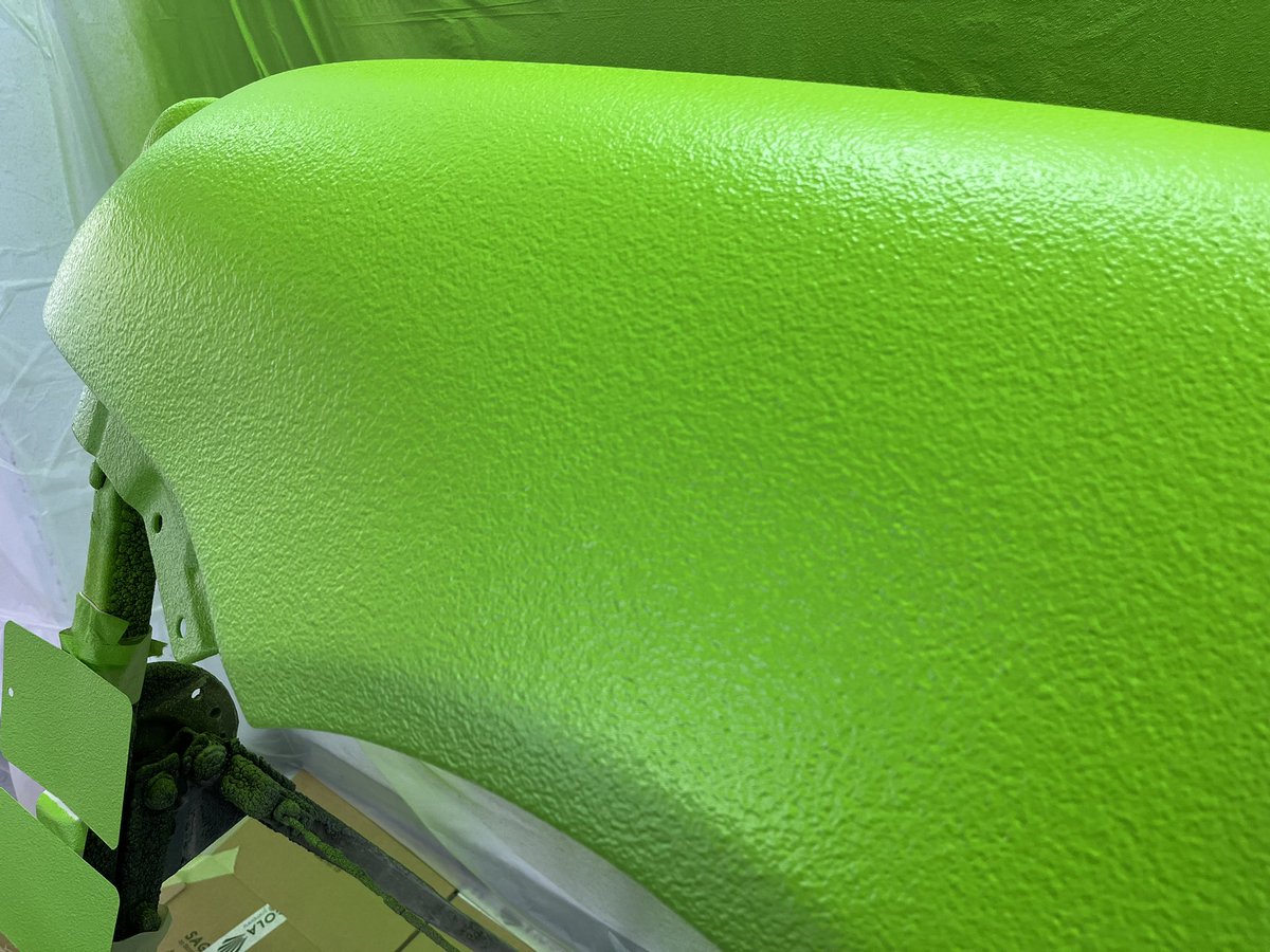 PintandoCoches's tweet photo. Gladiator en color verde Monster, me encanta 😍. https://t.co/p5z3neGWYq