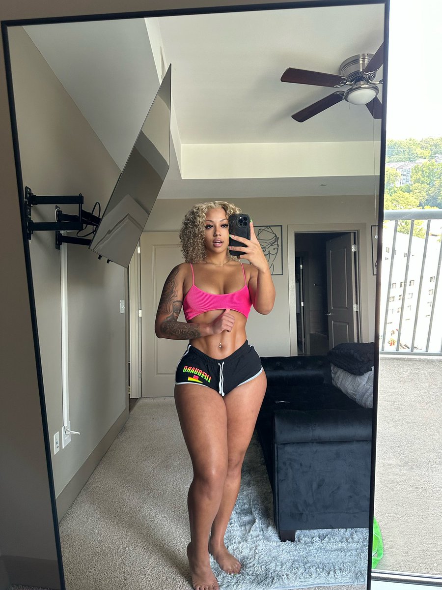 champagnechey on X: my friend so damn fine wtf  X