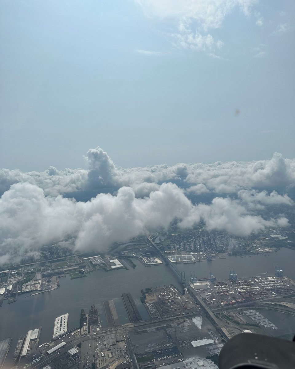 AnAdultHunter's tweet photo. Cloudy! https://t.co/9nkPibBgDH