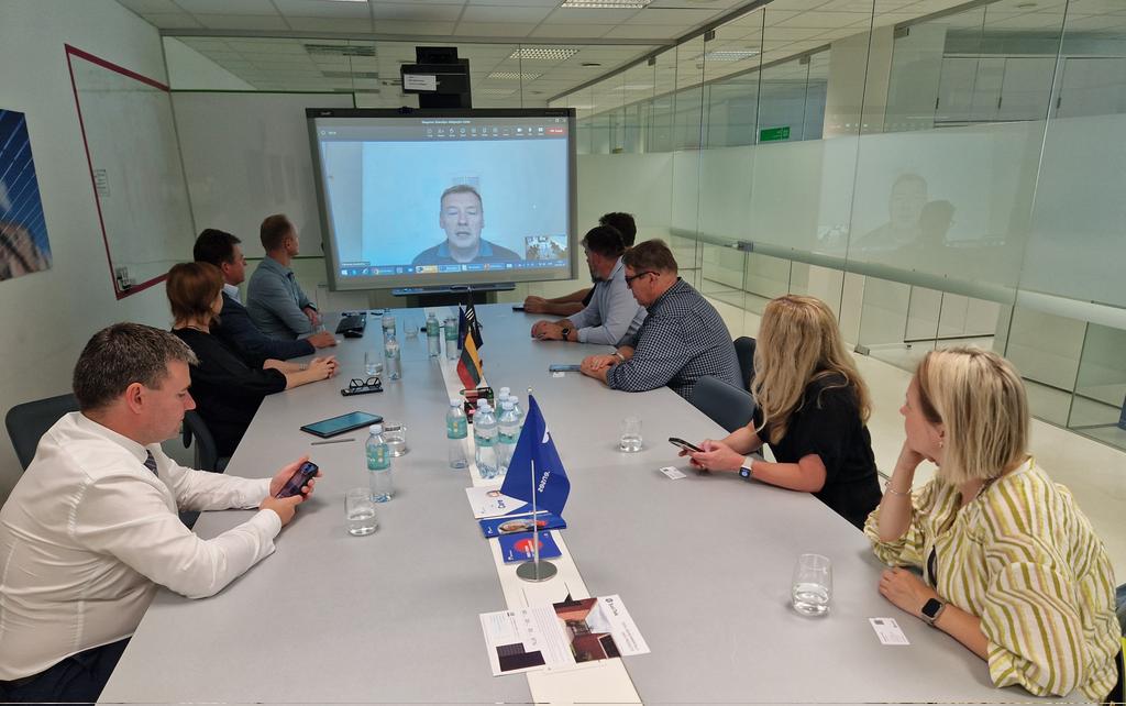 iurc_aa's tweet photo. π³πΏ experts visited BOD Group HQ in #Vilnius. "We develop and produce cutting-edge #SolarEnergy,#EUmade solutions at Europe's greenest industrial building" stated CEO @VidmantasBOD. π±πΉ #EnergyProsumers approach, @SoliTek_EU technologies & @HorizonEU projects shared. Thx2 @EUinNZ. https://t.co/cTURJ0ekHE