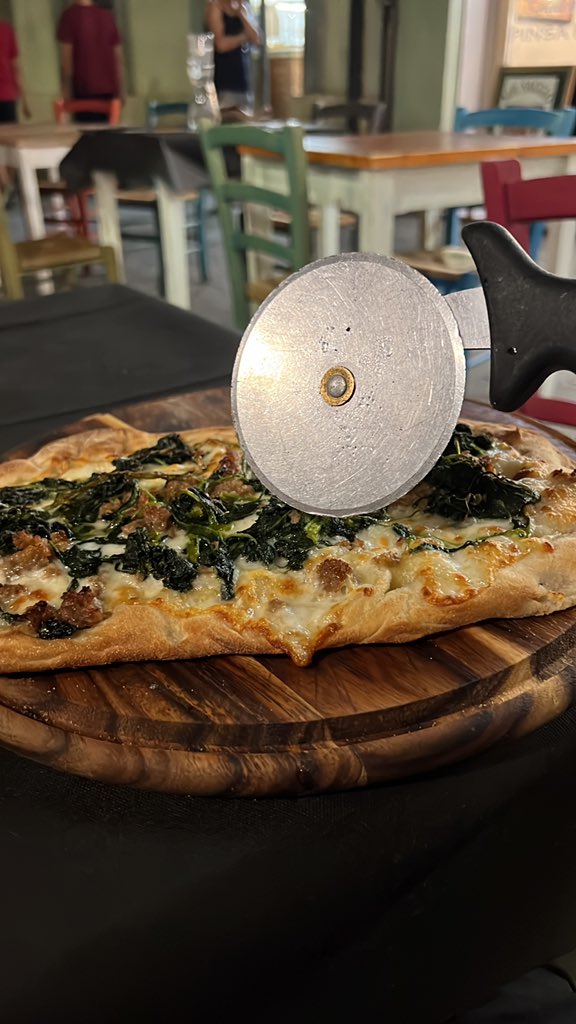 I told her dealers choice…surprise me….pasta was insane then they served me this &amp; I know not traditional one bite rated pie but best pizza I have ever had by 7.3 portnoy pts…absolute fire if you’re in Rome please come here #mrsaggio <a href="/stoolpresidente/">Dave Portnoy</a>