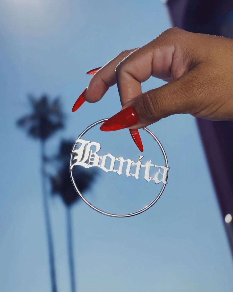 You already know hoops are a girl's best friend.

What we're eyeing: VLB's 'Bonita' Hoops.

Get the details: l8r.it/DPT1