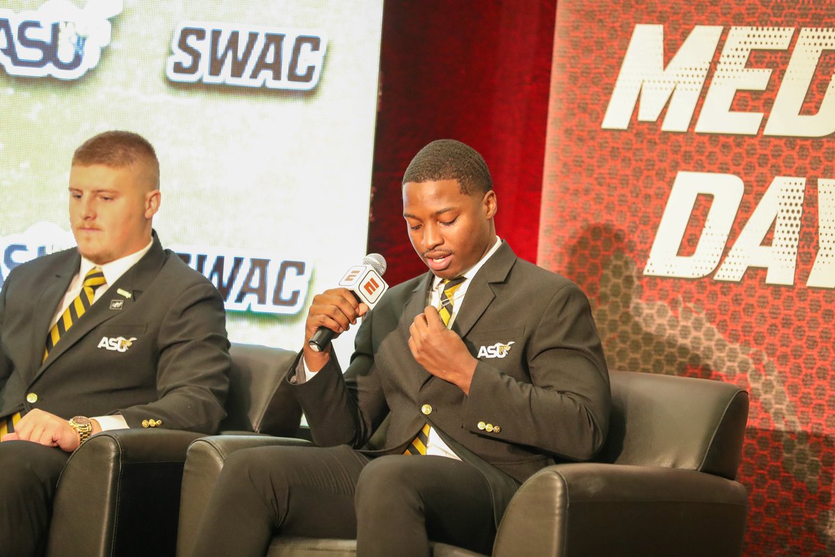 BamaStateSports's tweet photo. Earlier today @jawon_howell opened up on the loss of his mother and close friend. He keeps their spirits alive with a picture of his mother and his friend's ashes around his neck.
Sometimes, it's bigger than football.
#SWARMAS1 | #IAMSWAC | #SWACMD23 https://t.co/0z8feD0pal
