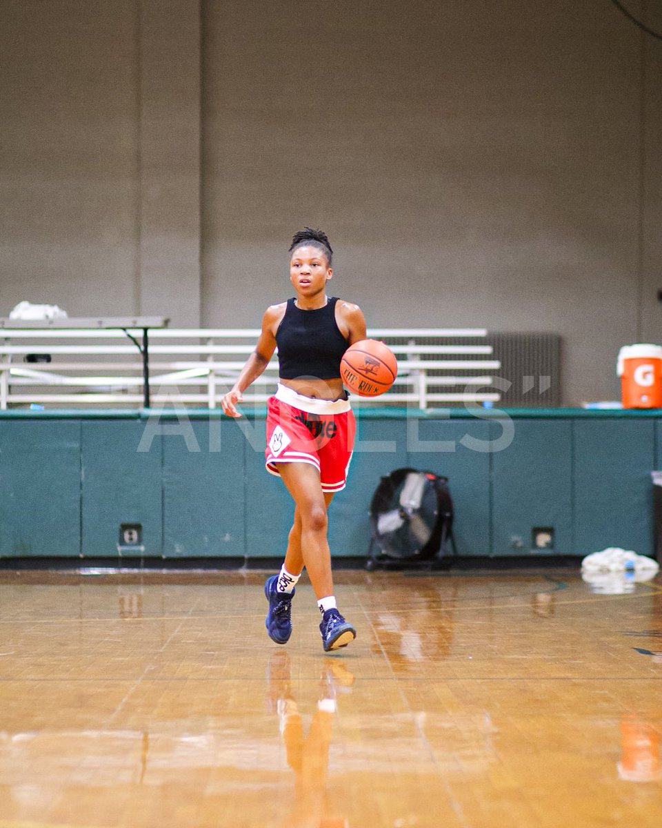 Usually see a smile on my face on the court not bc I don’t take the game seriously but bc I know how transferable energy is and I take that seriously. bad shooting day? more reps didn’t get in? cool But what energy was given to those around? It’s important and in your control