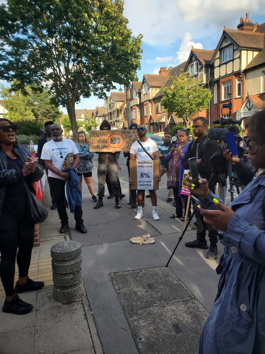 khalidm722's tweet photo. Outside Croydon police station. Black people and ethnic minorities face racism, harassment, from the police. People from all backgrounds and colours came together in solidarity. 
#BlackLivesMatter 
#Croydon 
#StandUpToRacism 
#NoToRacism https://t.co/TXQbs7uSfd