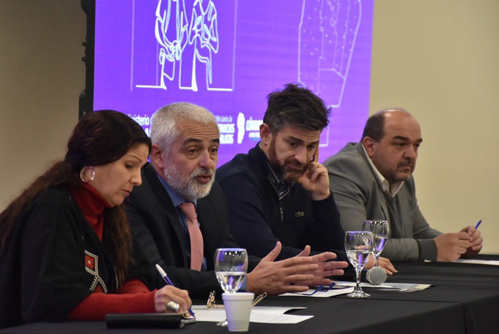 🙌 Nos reunimos con la Comisión Interministerial de Riesgos Eléctricos para promover la seguridad eléctrica en #Córdoba. Del encuentro participaron funcionarios, representantes del sector eléctrico y la Fundación <a href="/RelevarPeligros/">Relevando Peligros</a>. ✔ Lee la nota ➡ bit.ly/ReunionCIPRE