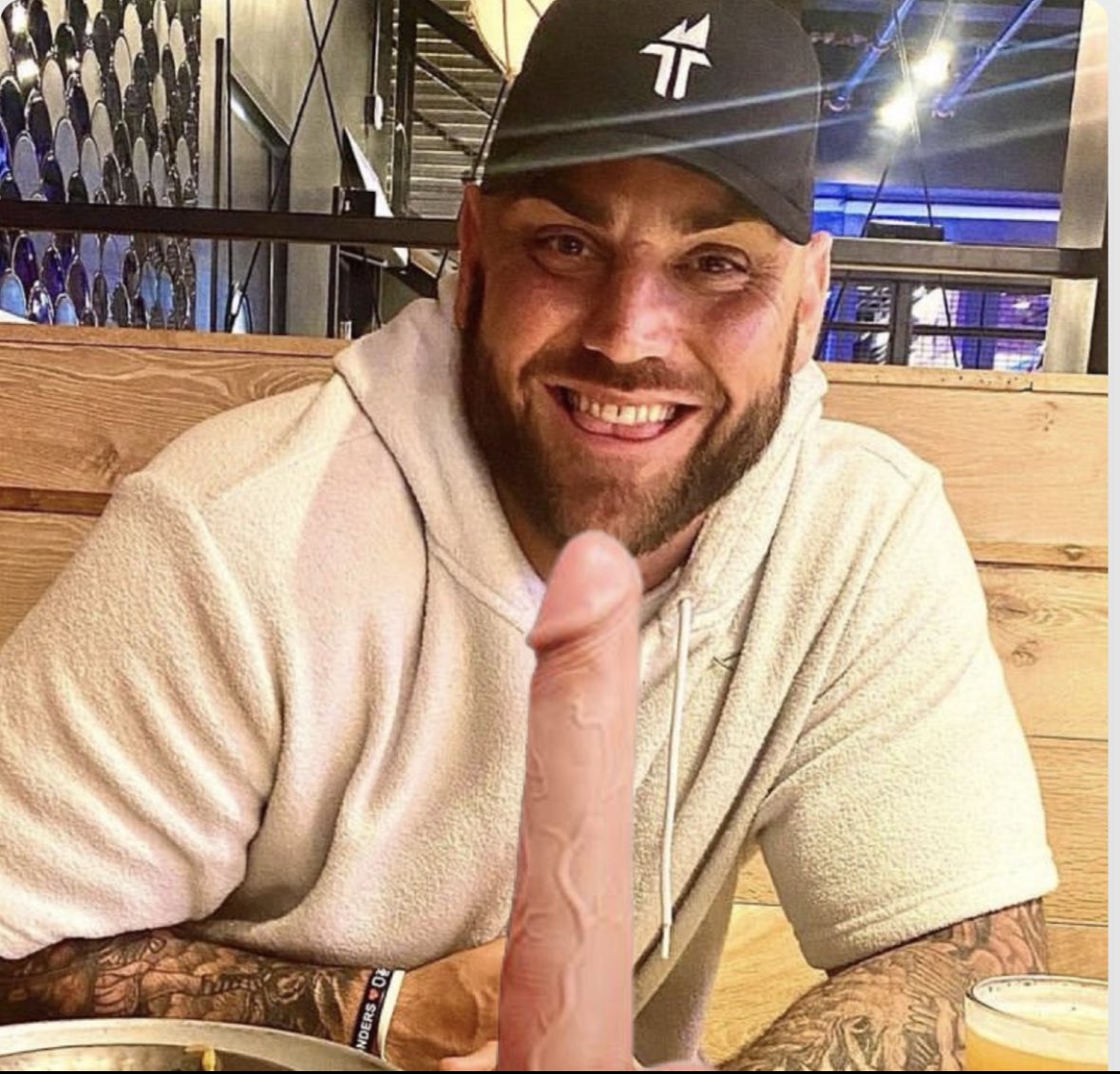 laxtruther11's tweet photo. @Gage_Evans_ @diggstape I send him this pic every week. He deserves the abuse for the asshole that he is https://t.co/k52pAlUt0b
