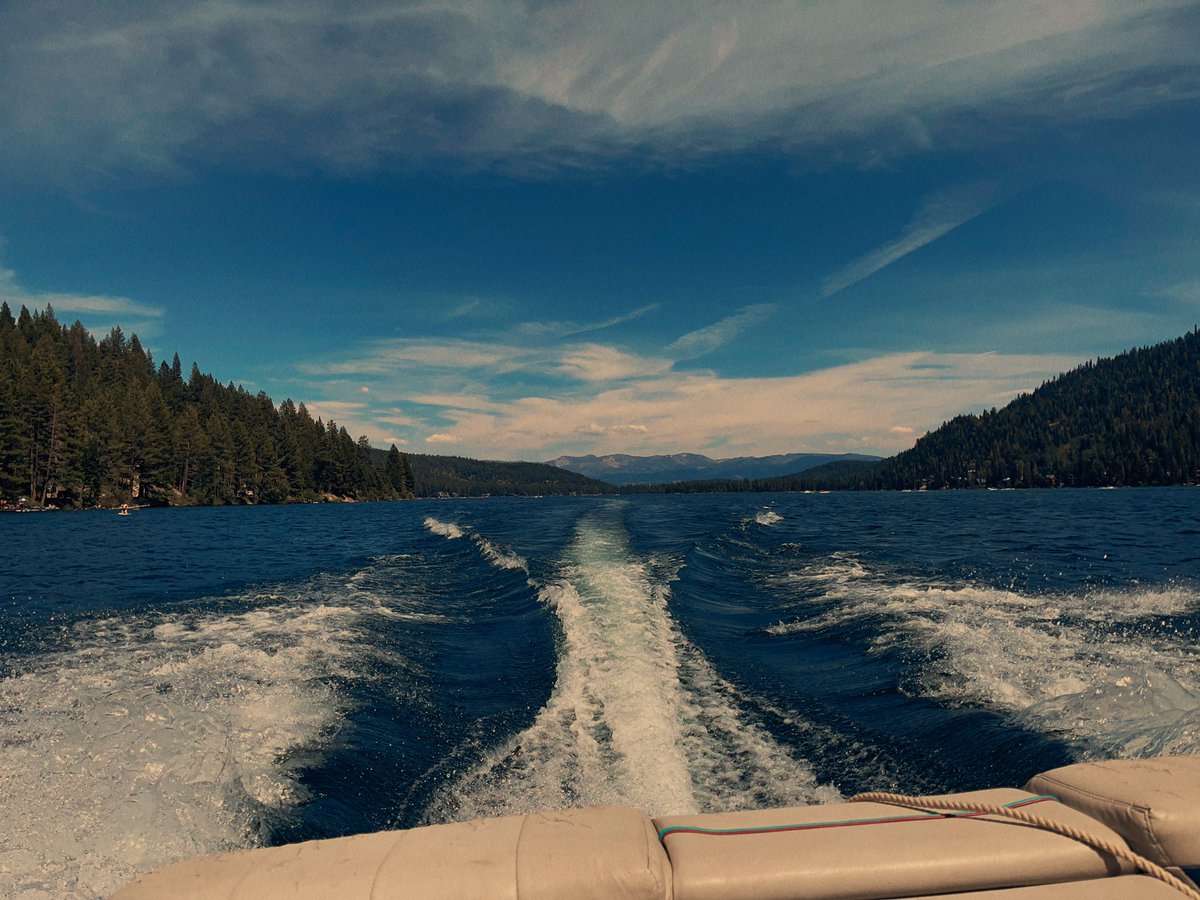 tdsepsilon's tweet photo. Shot Kodak gold 200 film profile ποΈ while at Donner lake #36expapp https://t.co/gfQeBWMtjZ
