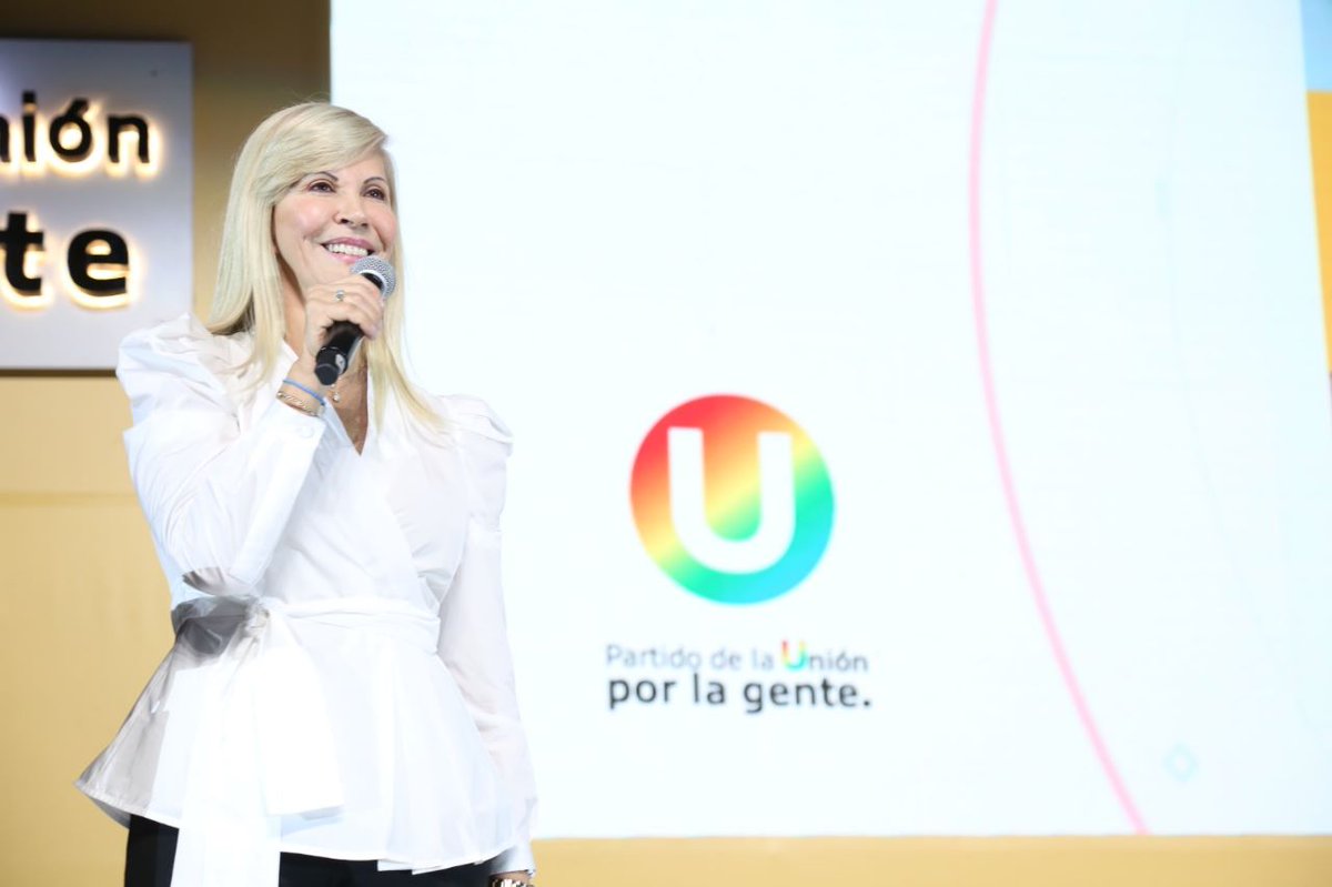 Con la satisfacción de haber trabajado con entrega y compromiso, dejo mi cargo como directora de La U, complacida del impulso que dimos a la colectividad a través de procesos de transformación bajo la premisa de ‘Escuchar Para Cambiar’ y ‘Escuchar para Actuar’; siempre con el