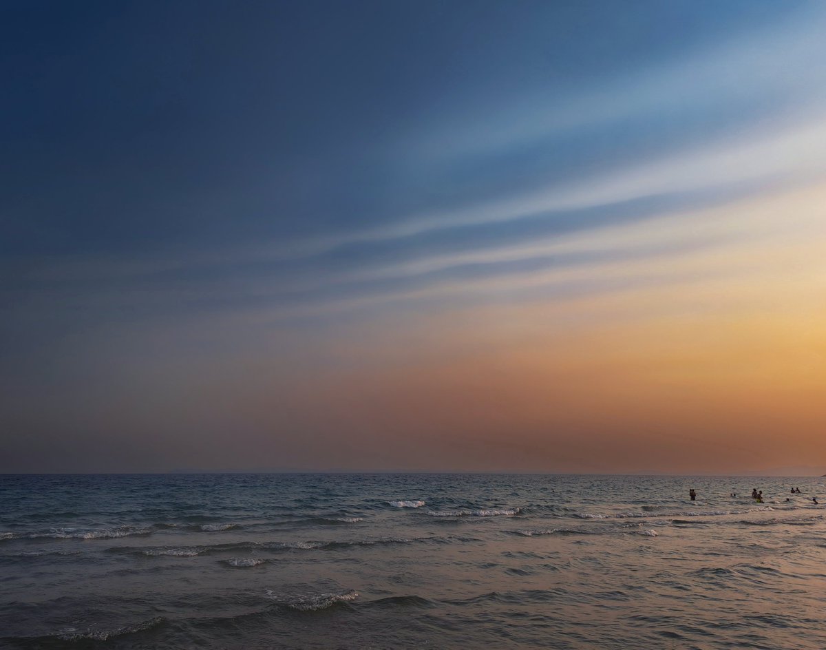 xontrikaiasximi's tweet photo. Σημερινά οπτικά εφέ by #corfufire
#drepano #igoumenitsa #firesmoke #smoke #sky #sunset #Greecewildfires #Greecefires #Greece https://t.co/SNwBHfFfIi