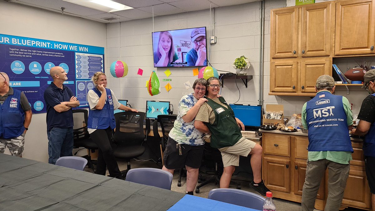 RosaDMSM's tweet photo. Thank you @BrianTickle447 for being a great partner and celebrating the team! Thank you MST for everything you have done! #MSTROCKS @CrystalNeels @MYoungsonLowes @BenitoKomadina @som2to @BlueBoxR1 @BrianTe58414379 https://t.co/l8hpXyuh9c