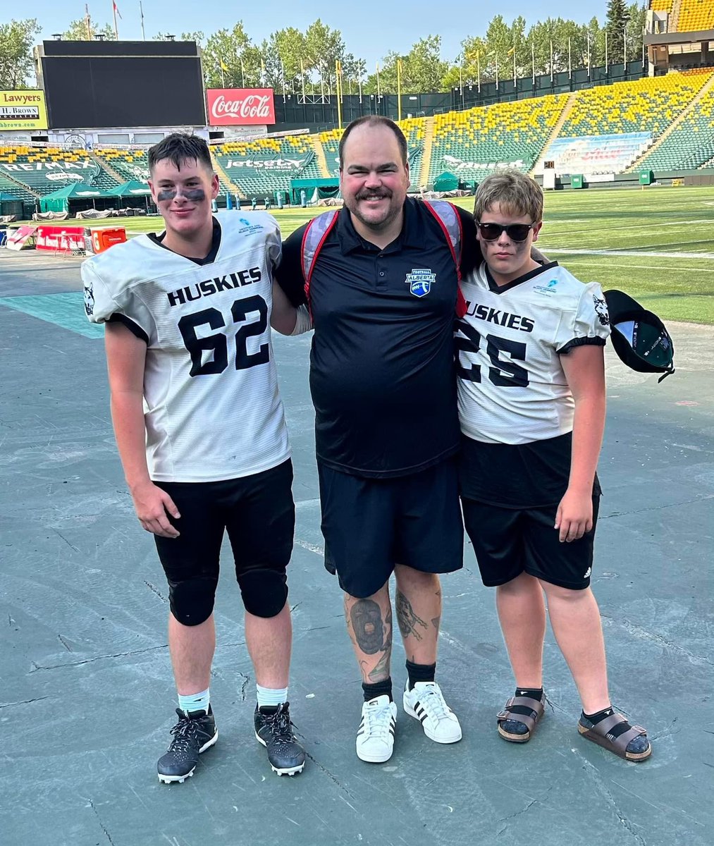 The_Big_P's tweet photo. Had a great experience last week coaching the #CentralHuskies at #Commonwealth. Wasn’t the outcome we where hoping for. Blessed for the opportunity to represent some of the best bantam players #CentralAlberta has to offer! #FootballAlberta https://t.co/ZvOof9lThz