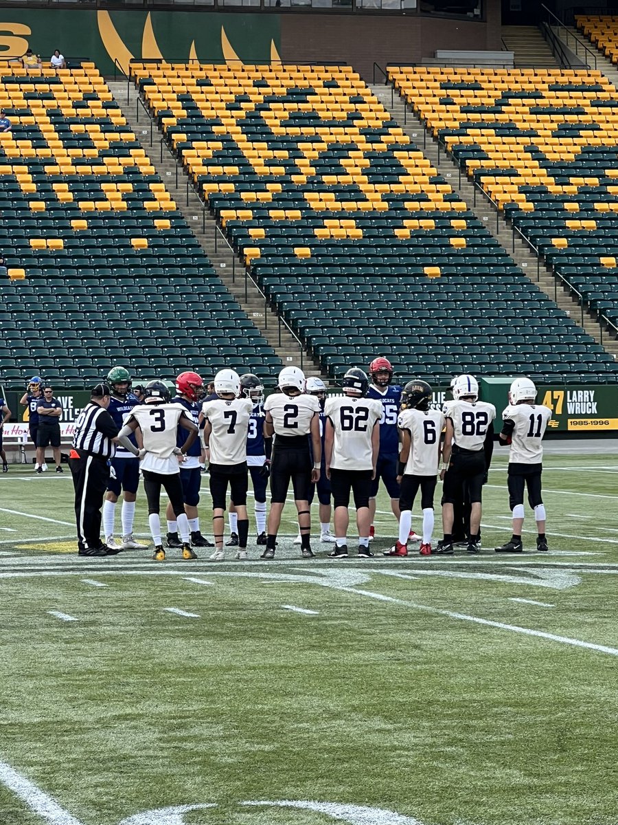 The_Big_P's tweet photo. Had a great experience last week coaching the #CentralHuskies at #Commonwealth. Wasn’t the outcome we where hoping for. Blessed for the opportunity to represent some of the best bantam players #CentralAlberta has to offer! #FootballAlberta https://t.co/ZvOof9lThz